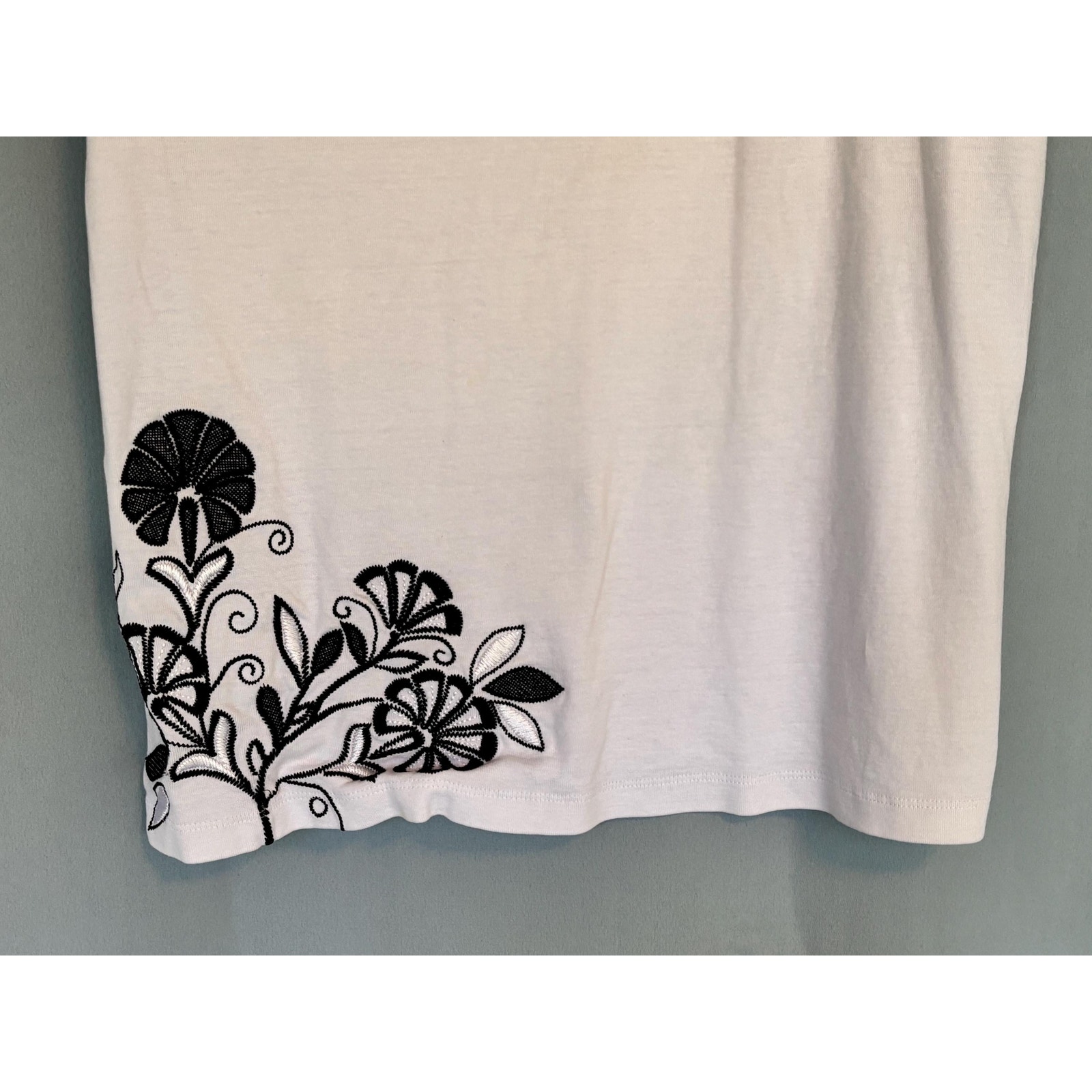 Karen Scott Womens White Floral Short Sleeve Wide Neck Shitt Top Xl — image 3 of 5